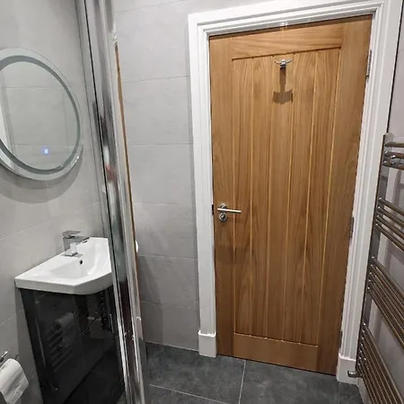 Modern Aptmt, 2 Stops To Central London, Smart Lock, Netflix Ealing Exterior photo