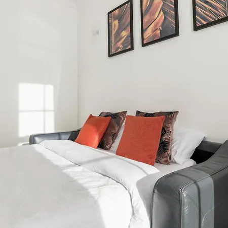 Modern Aptmt, 2 Stops To Central London, Smart Lock, Netflix Ealing Exterior photo