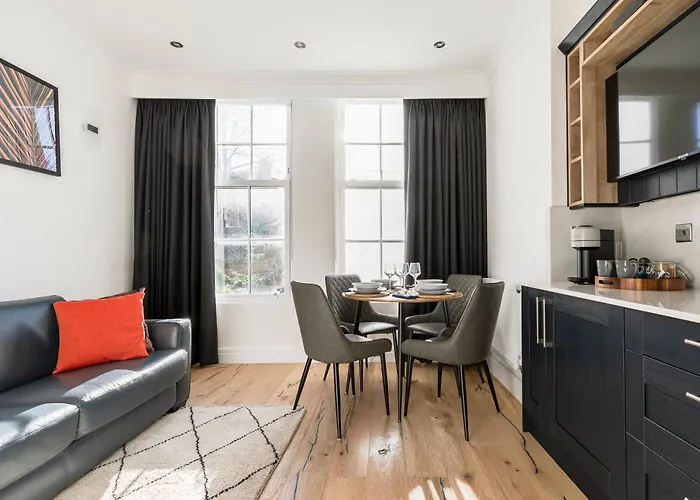 Modern Aptmt, 2 Stops To Central London, Smart Lock, Netflix