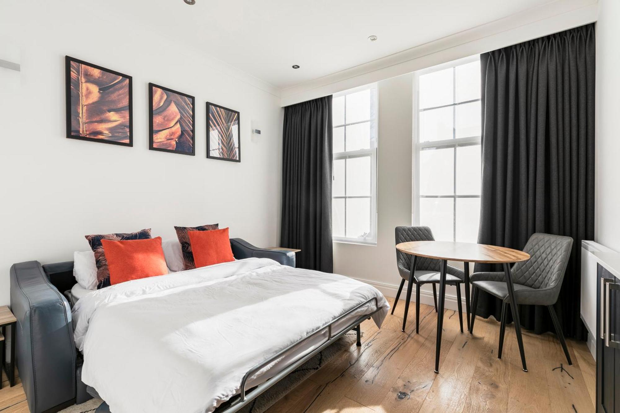 Modern Aptmt, 2 Stops To Central London, Smart Lock, Netflix Ealing