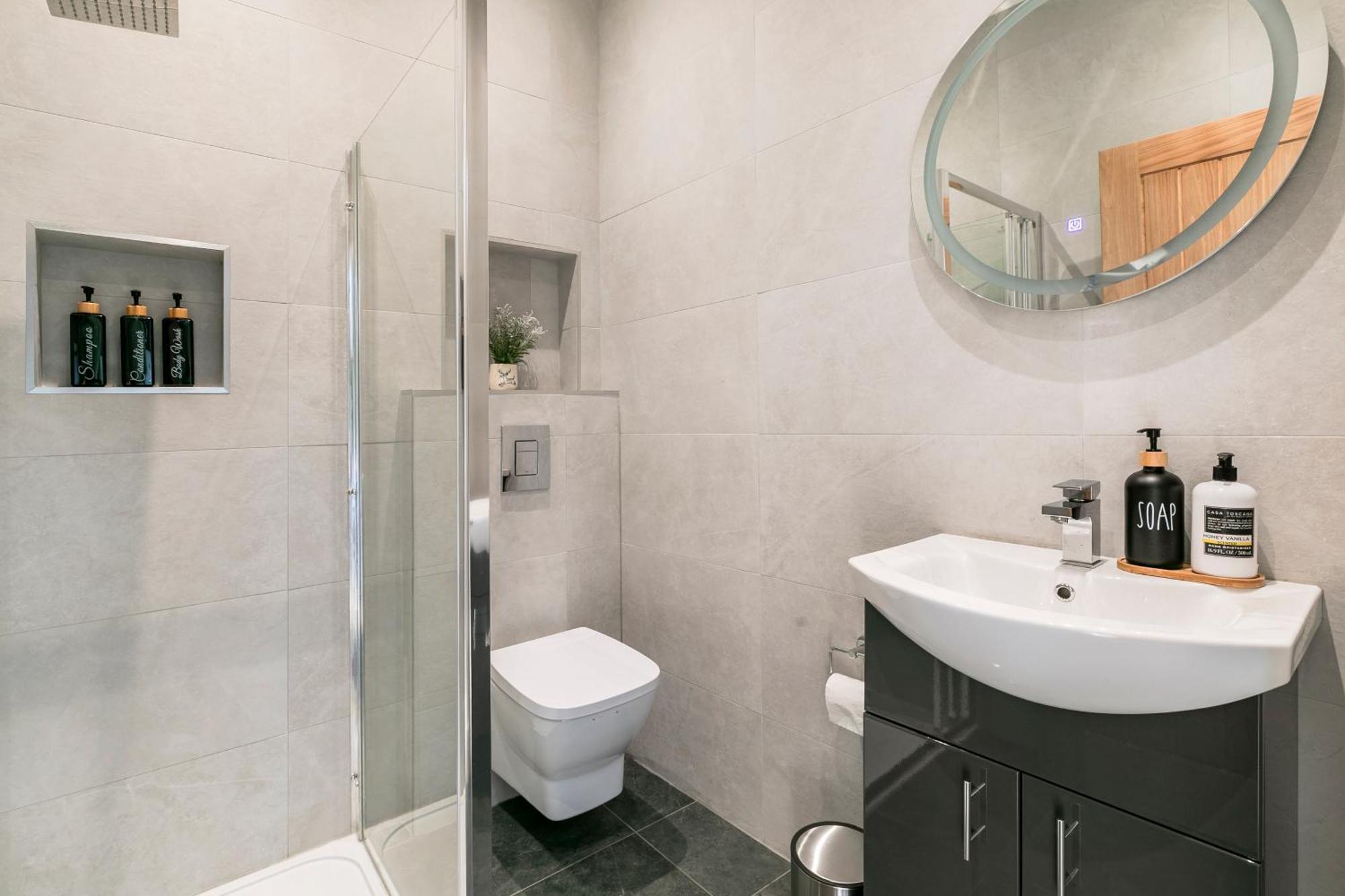 Apartment Modern Aptmt, 2 Stops To Central London, Smart Lock, Netflix Ealing