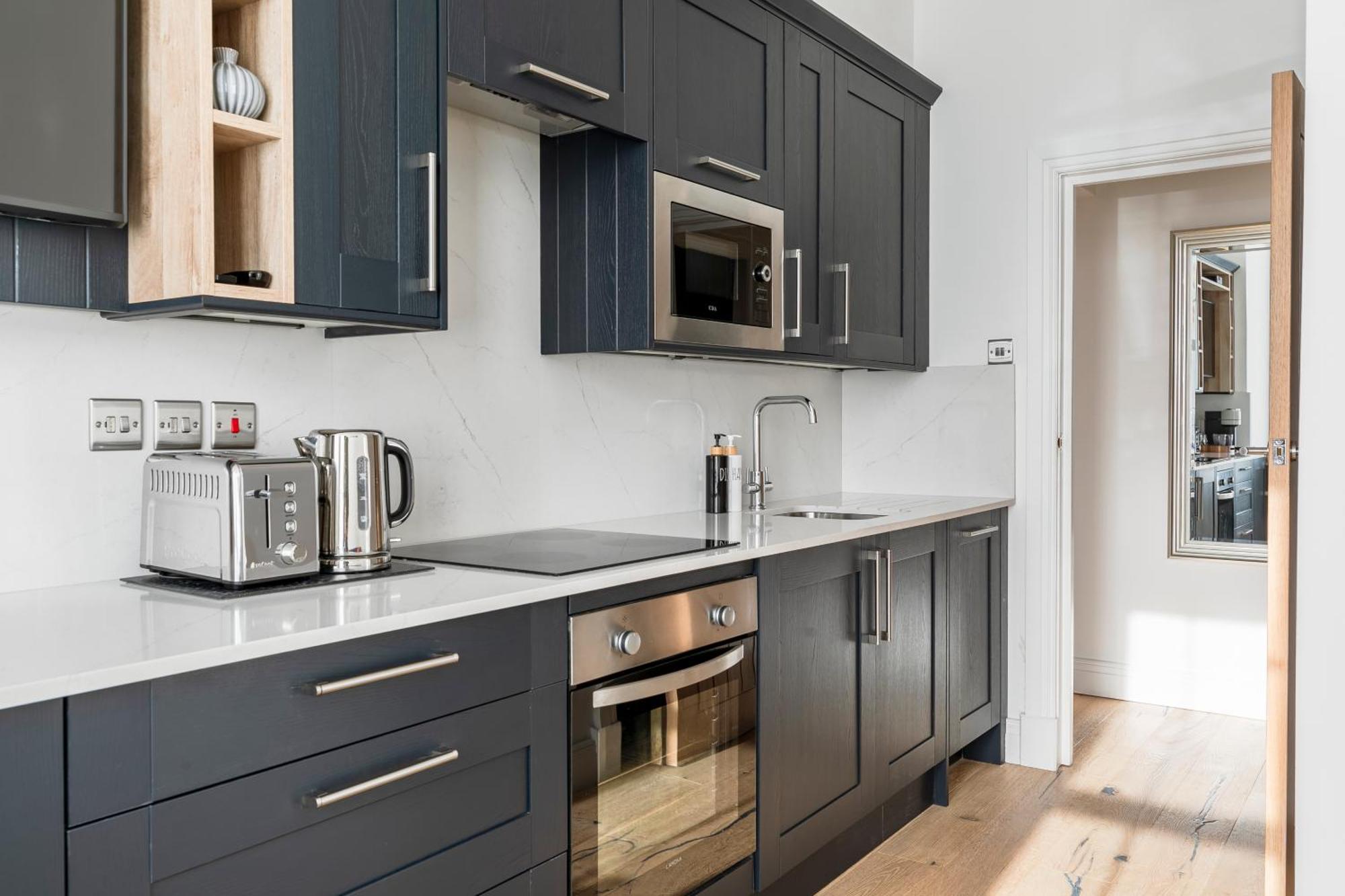 Apartment Modern Aptmt, 2 Stops To Central London, Smart Lock, Netflix *