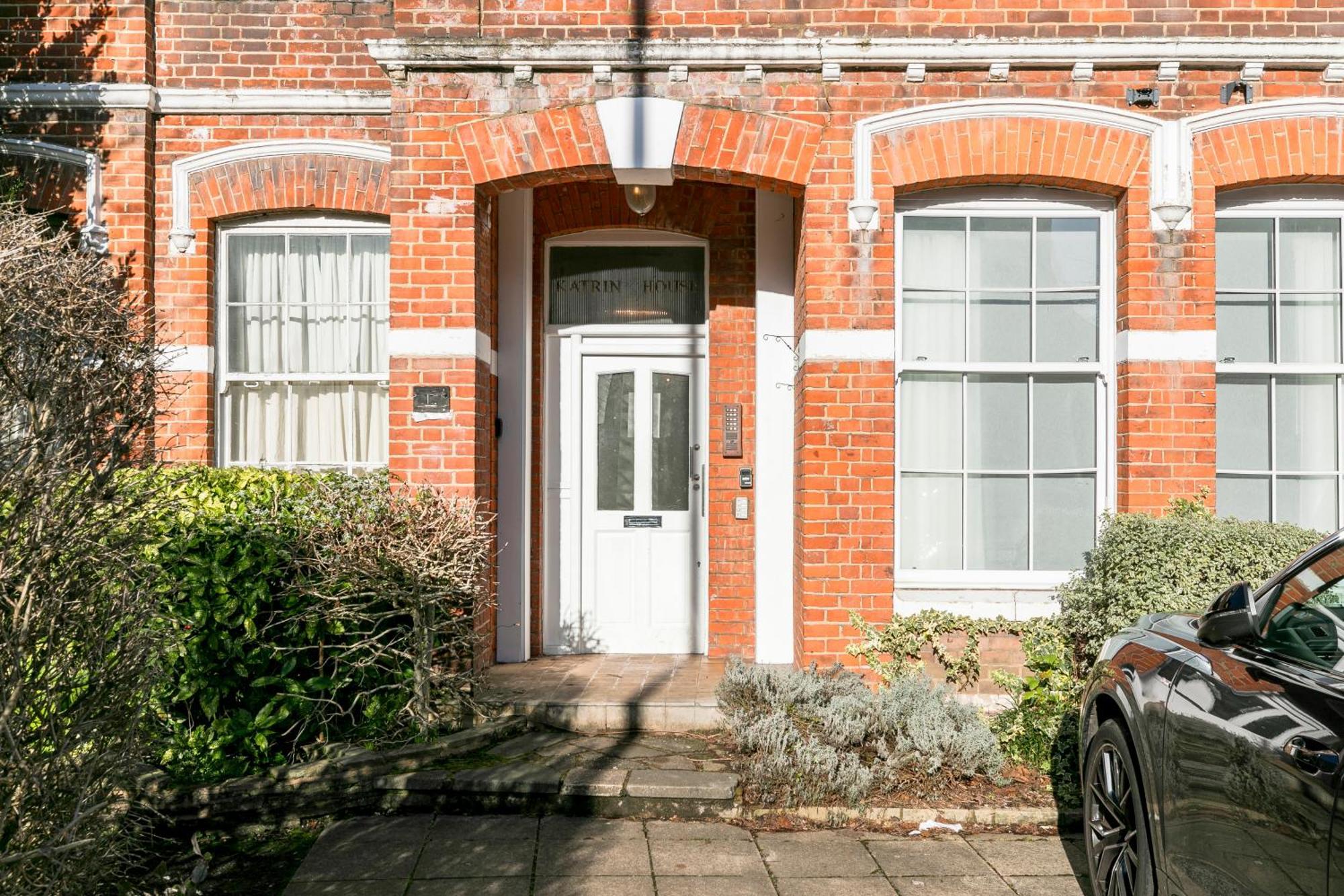 Apartment Modern Aptmt, 2 Stops To Central London, Smart Lock, Netflix *